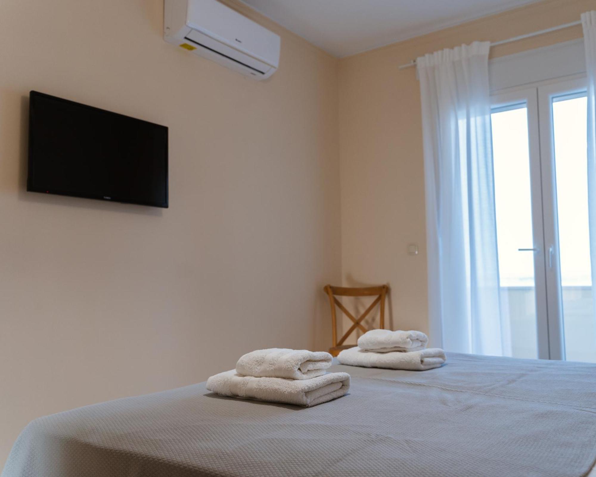 Marine Apartments Venetiko Paralia Agias Foteinis Exterior foto
